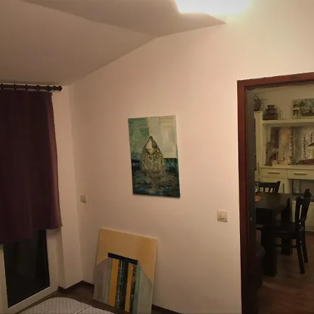 Barantiev Mansard Διαμέρισμα Μπουργκάς
